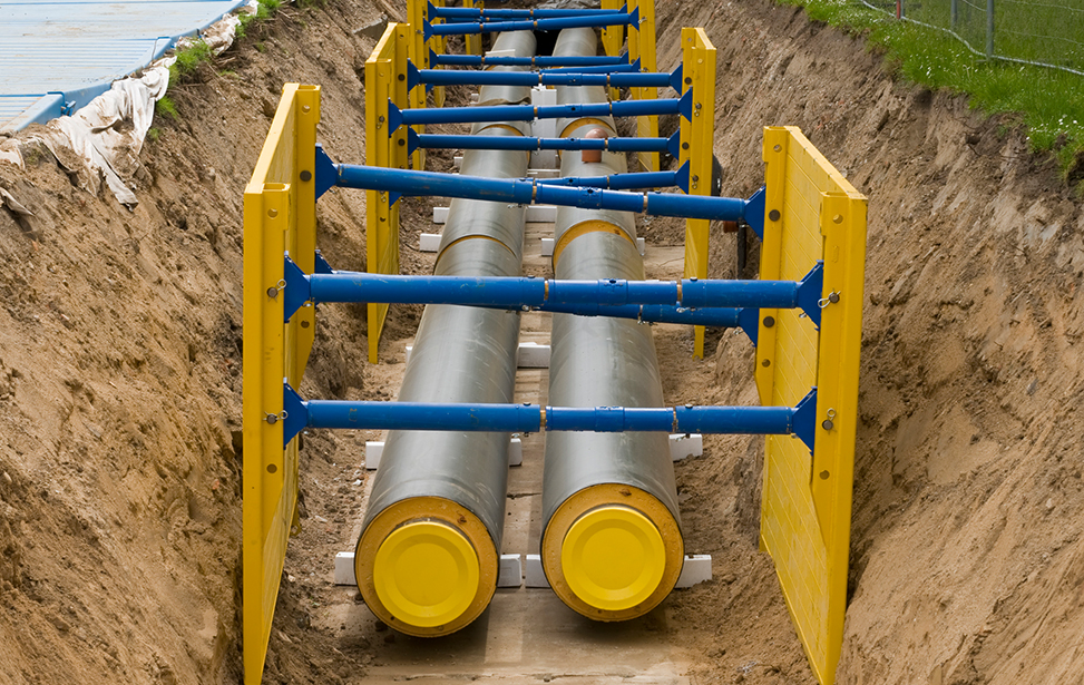 Construction of a manhole for district heating pipes